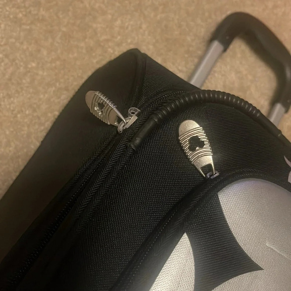 Disney Rolling Luggage - Mickey Mouse Black & White - 20" - Picture 3 of 10